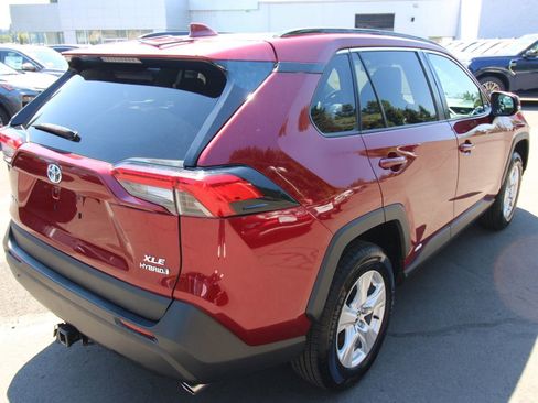 Used 2020 Toyota RAV4 XLE w/ Convenience Package AWD/4WD image 5