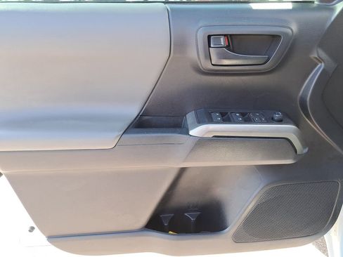 Used 2020 Toyota Tacoma SR5 image 12