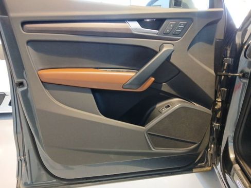 Used 2022 Audi Q5 2.0T Premium w/ Convenience Package image 21