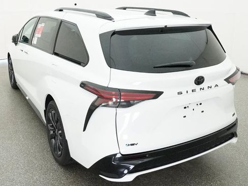 New 2026 Toyota Sienna XSE FWD image 27