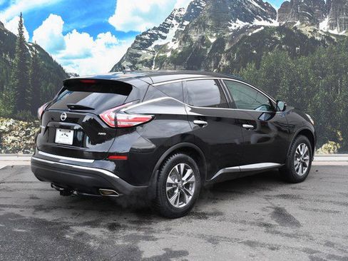 Used 2017 Nissan Murano S image 3