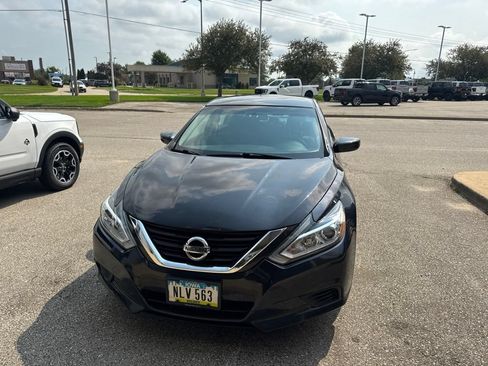 Used 2018 Nissan Altima 2.5 S w/ S Convenience Package FWD image 2