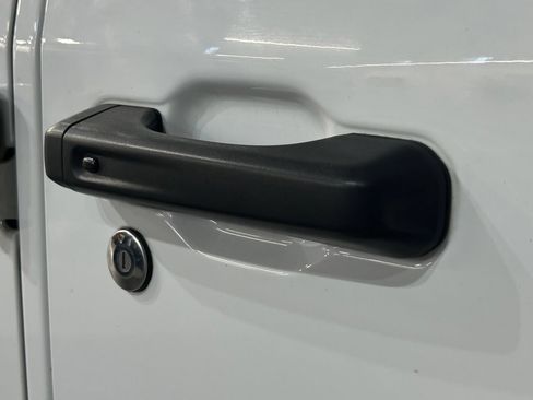 Used 2021 Jeep Wrangler Unlimited Sahara AWD/4WD image 14