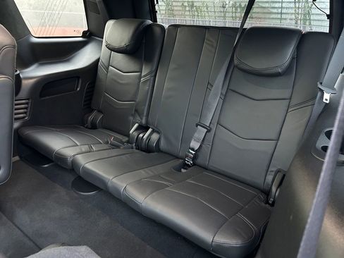 Used 2020 Cadillac Escalade Platinum image 35