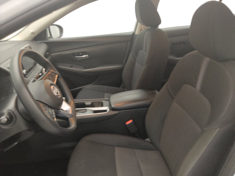 Used 2025 Nissan Sentra SV FWD image 17