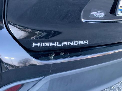 Used 2022 Toyota Highlander XLE image 31