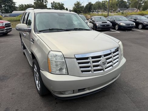 Used 2008 Cadillac Escalade AWD image 4