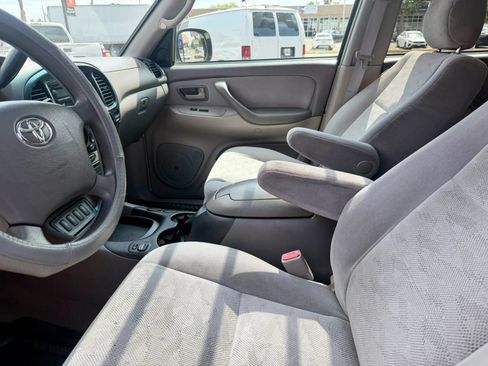 Used 2006 Toyota Sequoia SR5 AWD/4WD image 6