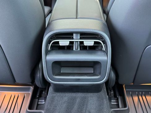 Used 2025 Mercedes-Benz E 350 Sedan image 16