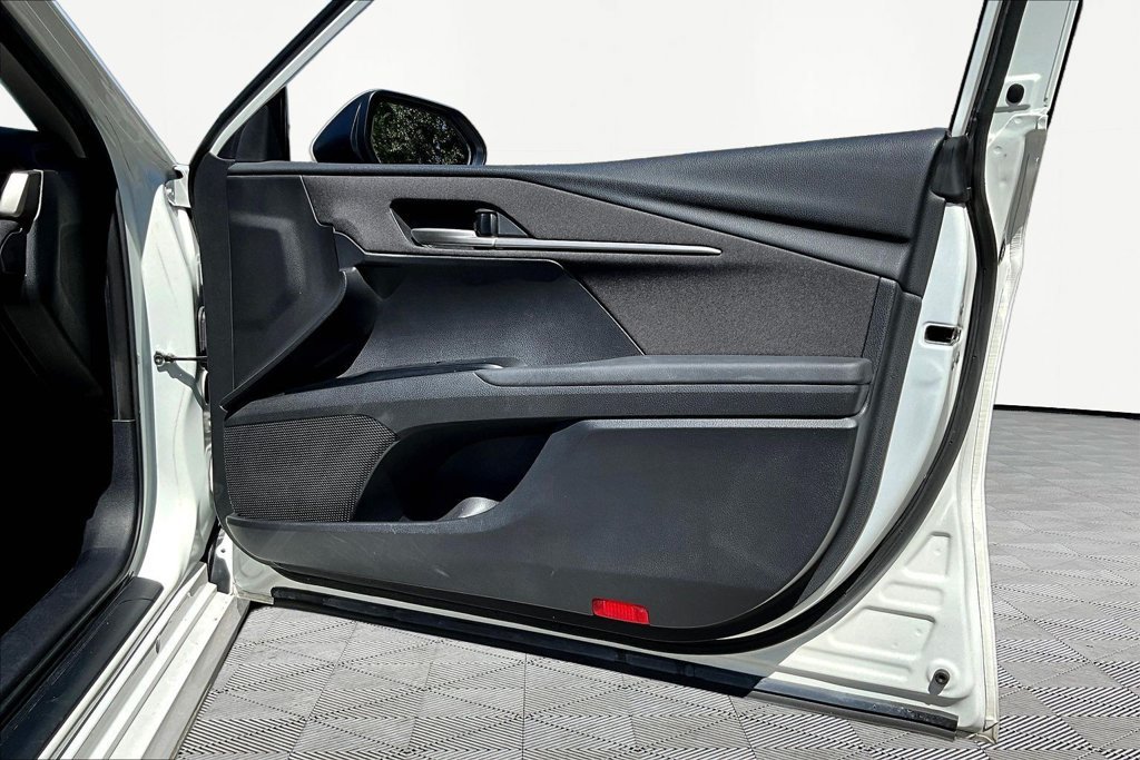 Used 2025 Toyota Camry LE FWD image 28