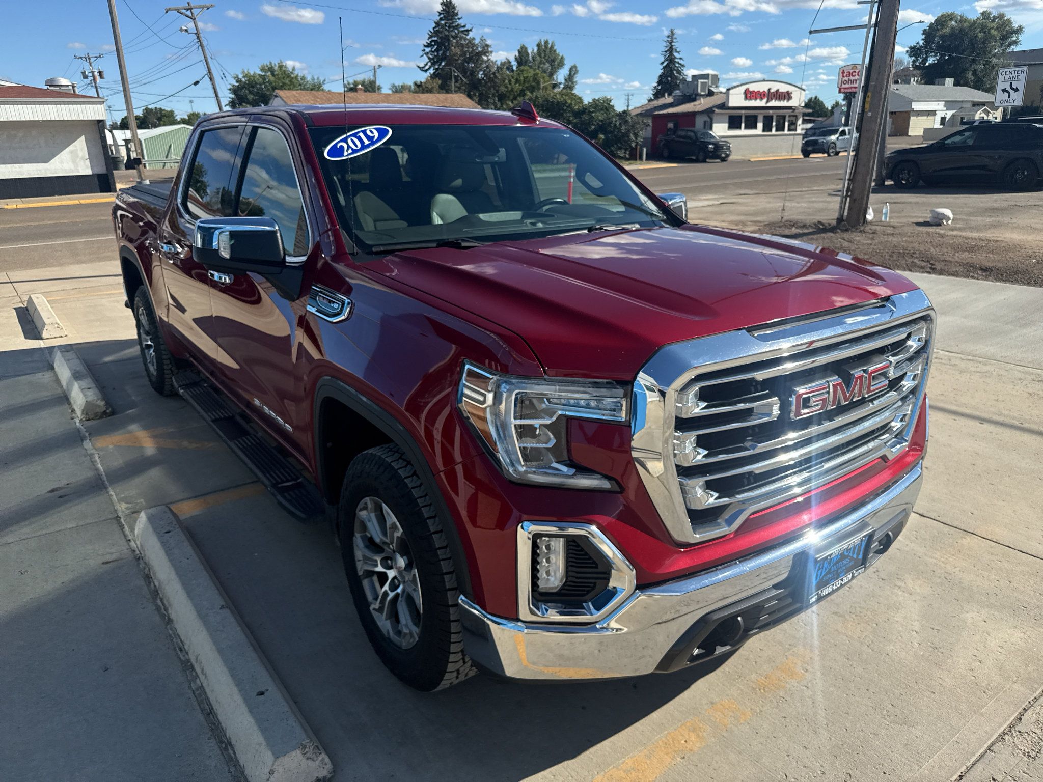 Used 2019 GMC Sierra 1500 SLT w/ SLT Convenience Package AWD/4WD image 4