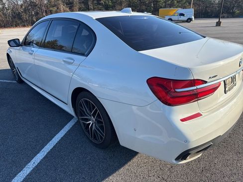Used 2018 BMW 740i xDrive image 5