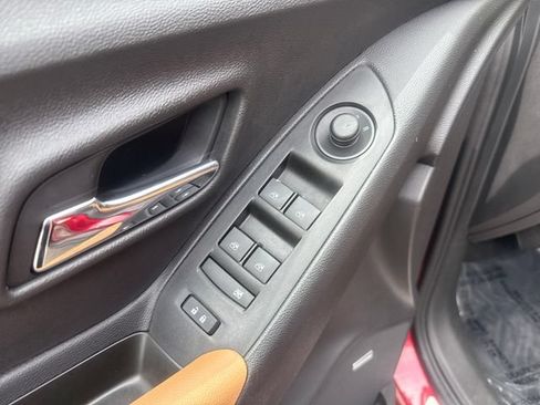 Used 2020 Chevrolet Trax Premier AWD/4WD image 10