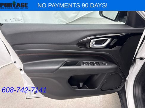 Used 2024 Jeep Compass Trailhawk w/ Trailhawk Elite Group AWD/4WD image 12