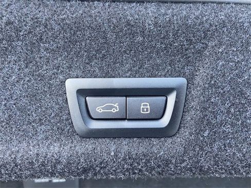 Used 2025 BMW 330i xDrive Sedan w/ M Sport Package image 36