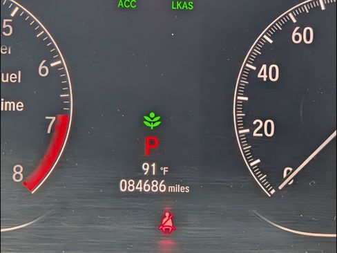 Used 2019 Honda Accord Sport image 9