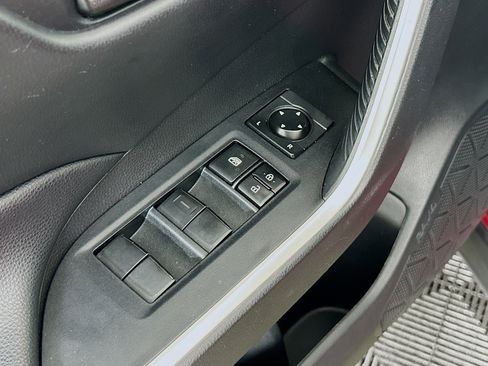 Used 2020 Toyota RAV4 LE image 15