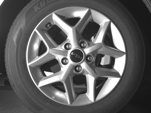 Used 2025 Kia Soul LX w/ LX Technology Package FWD image 10