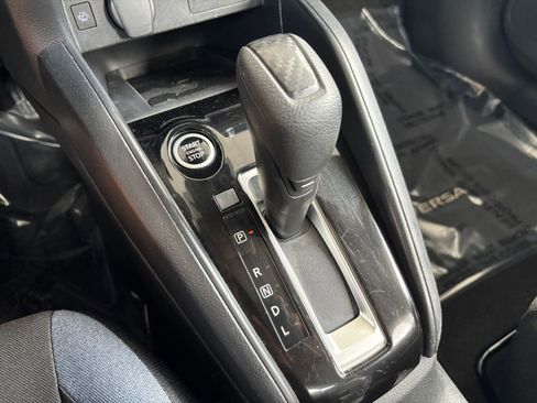 Used 2025 Nissan Versa SV FWD image 41