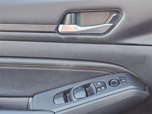 Used 2021 Nissan Altima 2.5 SR w/ SR Premium Package image 25