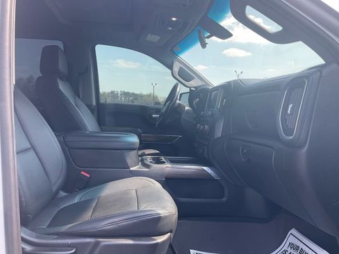 Used 2021 Chevrolet Silverado 1500 LT Trail Boss w/ Convenience Package II image 12