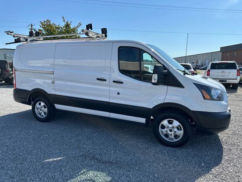 Used 2019 Ford Transit 250 130 Low Roof RWD image 6