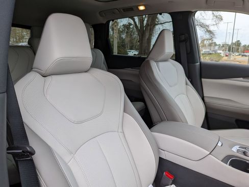 New 2026 INFINITI QX60 Luxe image 39
