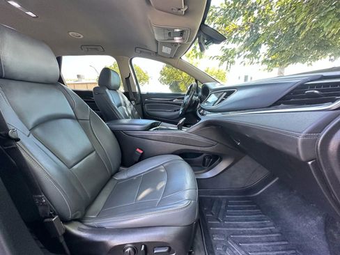 Used 2019 Buick Enclave Essence image 11