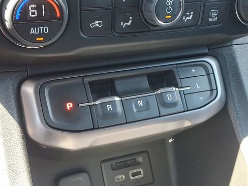 Used 2022 GMC Acadia AT4 w/ Trailering Package AWD/4WD image 15