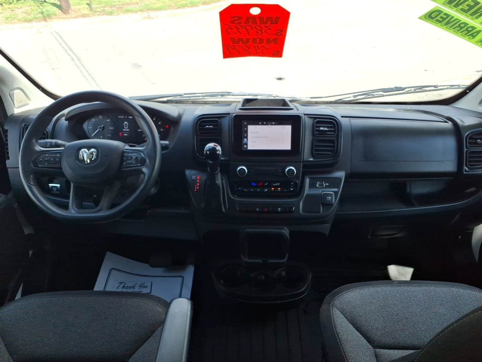 Used 2024 RAM ProMaster 2500 w/ Convenience Group FWD image 11