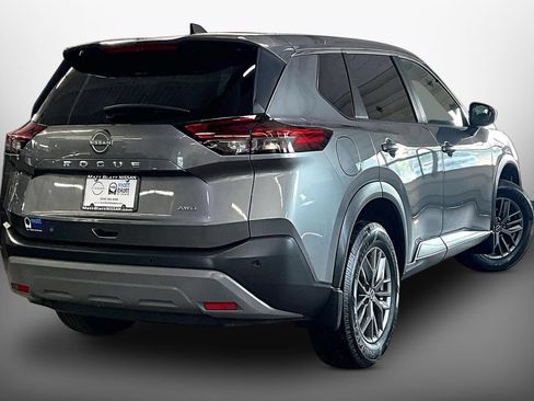 Used 2023 Nissan Rogue S AWD/4WD image 11