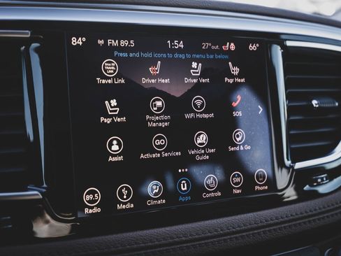 Used 2018 Chrysler Pacifica Limited w/ Tire & Wheel Group image 19