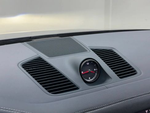 Used 2019 Porsche Cayenne AWD/4WD image 29