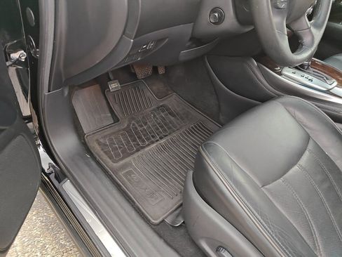 Used 2013 INFINITI JX35 w/ Premium Pkg image 18