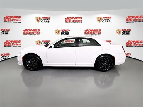Used 2023 Chrysler 300 Touring L w/ Popular Equipment Group image 15