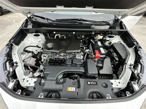 Used 2024 Toyota RAV4 LE image 33