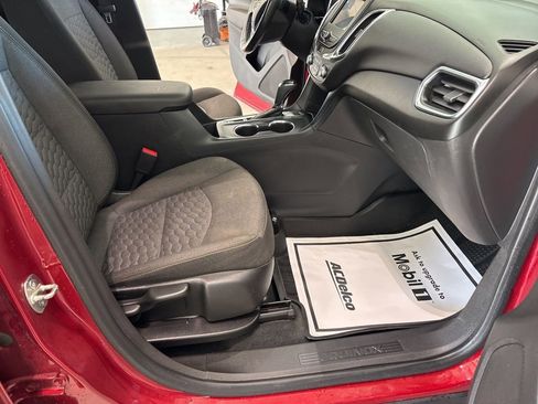 Used 2020 Chevrolet Equinox LT image 28
