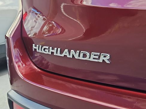 Used 2019 Toyota Highlander XLE AWD/4WD image 26