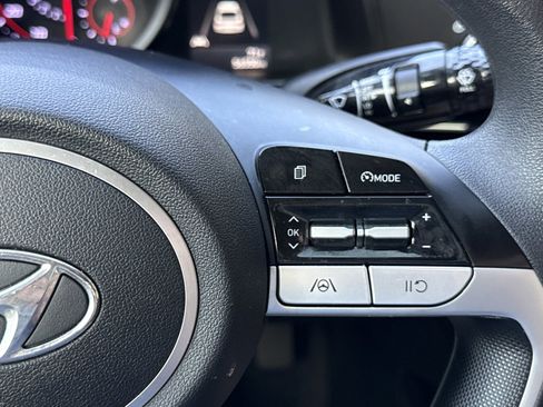 Certified 2022 Hyundai Elantra SEL image 20