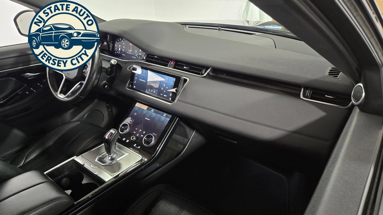 Used 2022 Land Rover Range Rover Evoque SE AWD/4WD image 37