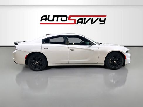 Used 2023 Dodge Charger SXT RWD image 8