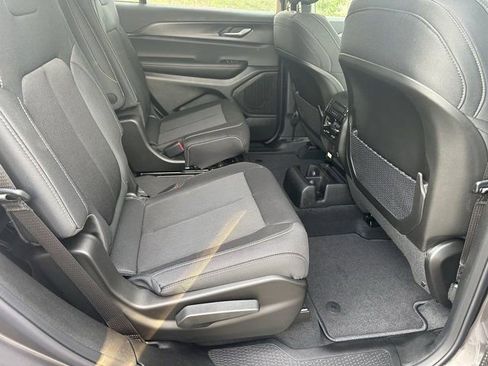 New 2025 Jeep Grand Cherokee L Laredo image 14