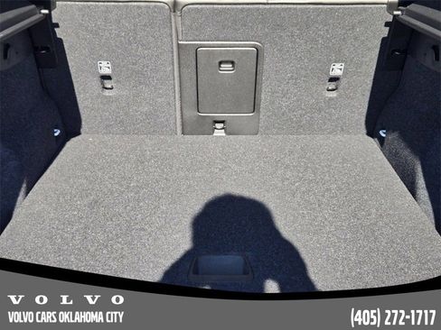 Used 2025 Volvo XC40 B5 Core w/ Protection Package Premier image 28