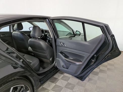 Used 2024 Nissan Altima 2.5 SR FWD image 34