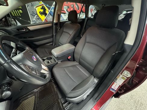 Used 2017 Subaru Outback 2.5i Premium image 11