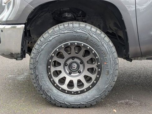 Used 2017 Toyota Tundra Limited w/ Limited Premium Package image 37