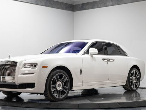 Used 2016 Rolls-Royce Ghost image 4