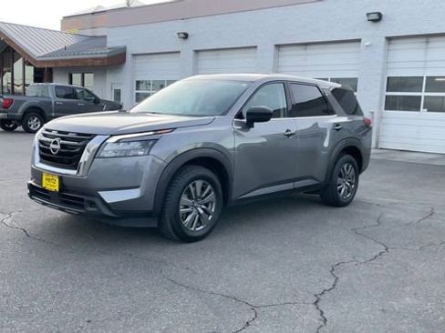 Used 2024 Nissan Pathfinder S image 5