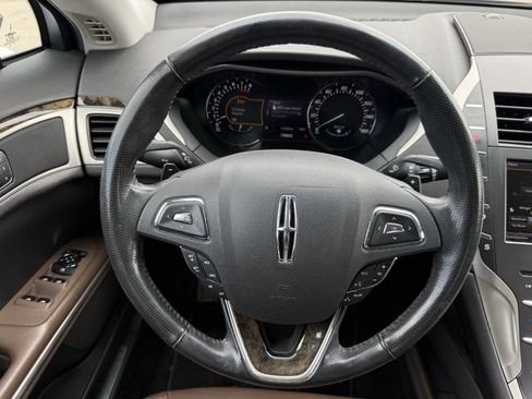 Used 2013 Lincoln MKZ FWD image 14