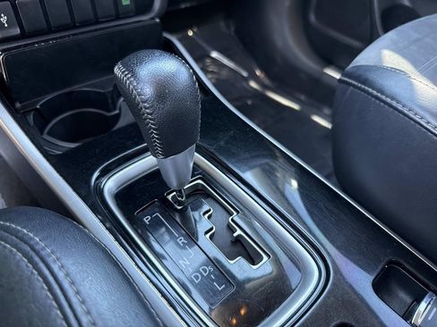 Used 2020 Mitsubishi Outlander SE image 32